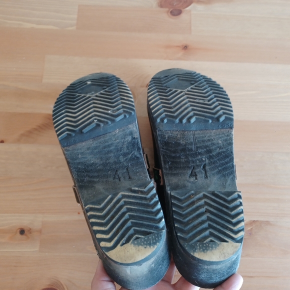 Tessa Clogs, Leather With Floral Embroidery, Made in Sweden, Size 41 - Picture 9 of 10